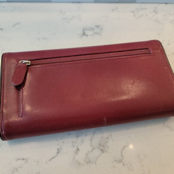 COACH Wallet - Picture 4 of 4